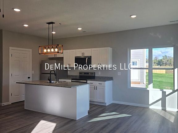 4th image of 5169 W Crestmere Dr