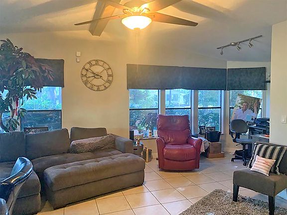 3rd image of 5200 Las Palmas Norte #5200