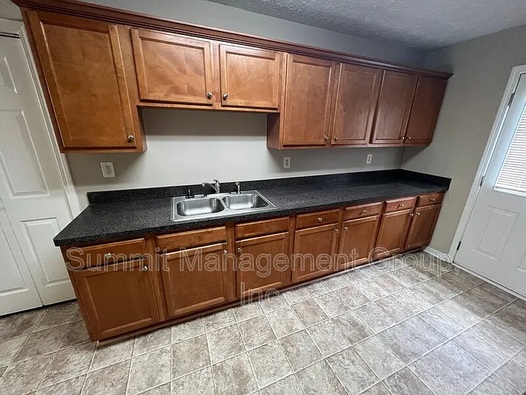158 Elder Dr #A — Photo 8