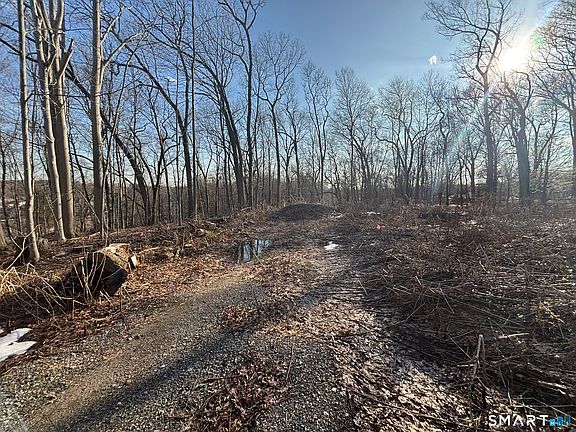 3rd image of 40 Running Brook Road