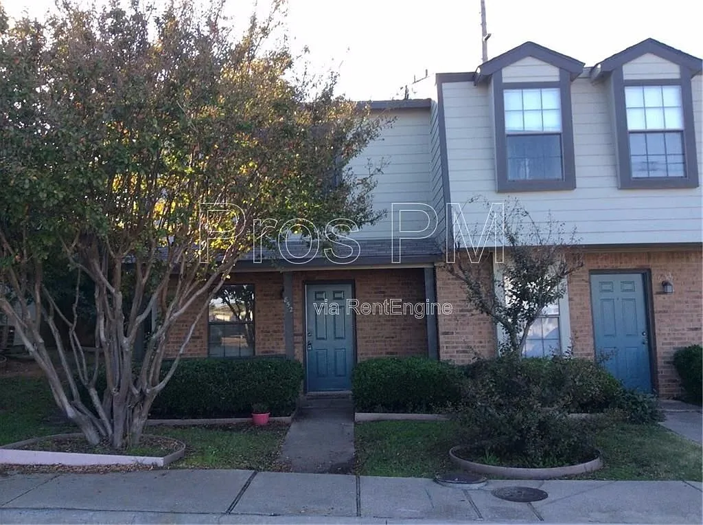 3 bed, 2.0 bath, 1083 sqft, $1,800 — Photo 1