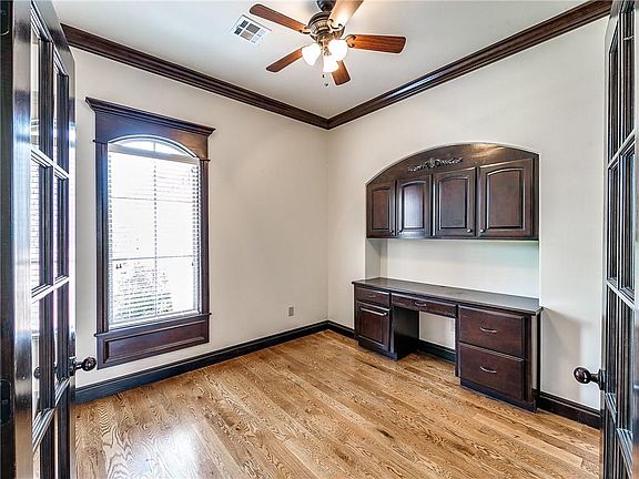 3rd image of 605 Summit Park Ct
