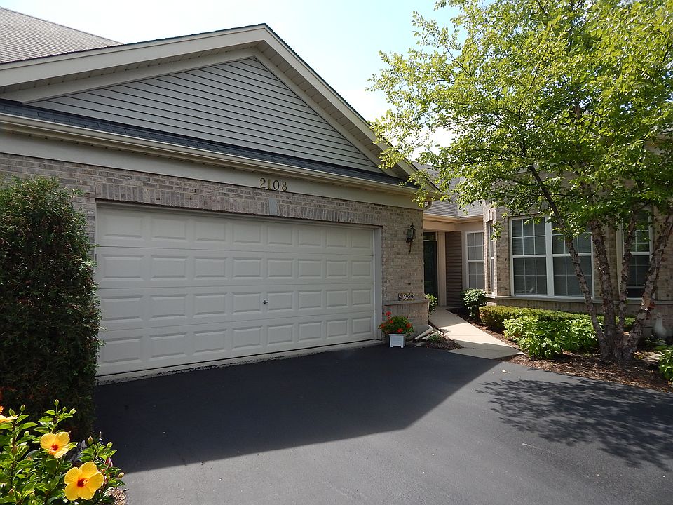 1st image of 2108 Carillon Dr