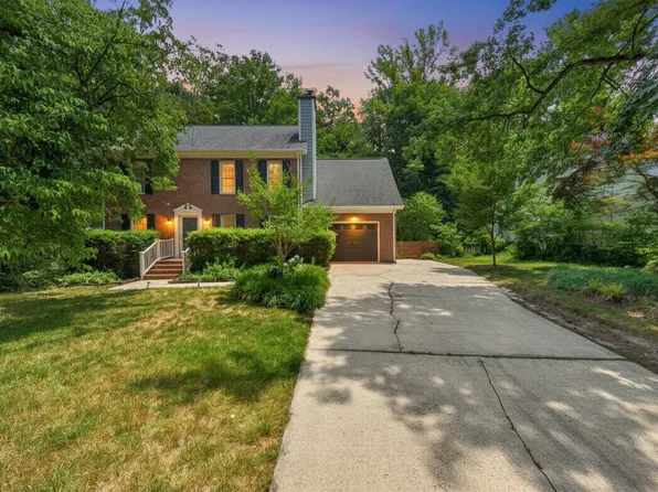 1104 Fallen Oak Dr, Apex, NC 27502