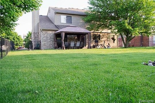 2nd image of 6820 Essex Ct