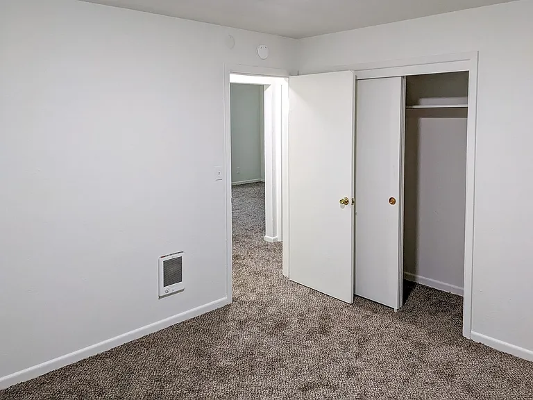 1136 Fairmount Ave S — Photo 41