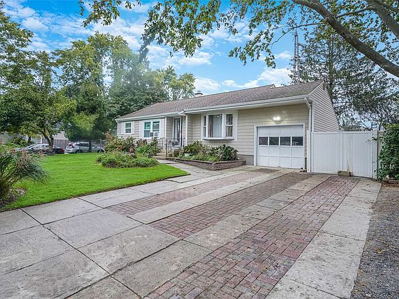 2nd image of 119 Chapel Hill Dr
