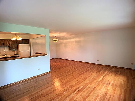 4th image of 17849 Maryland Ct