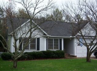 400 Frostberry Ct, Fountain Inn, SC 29644