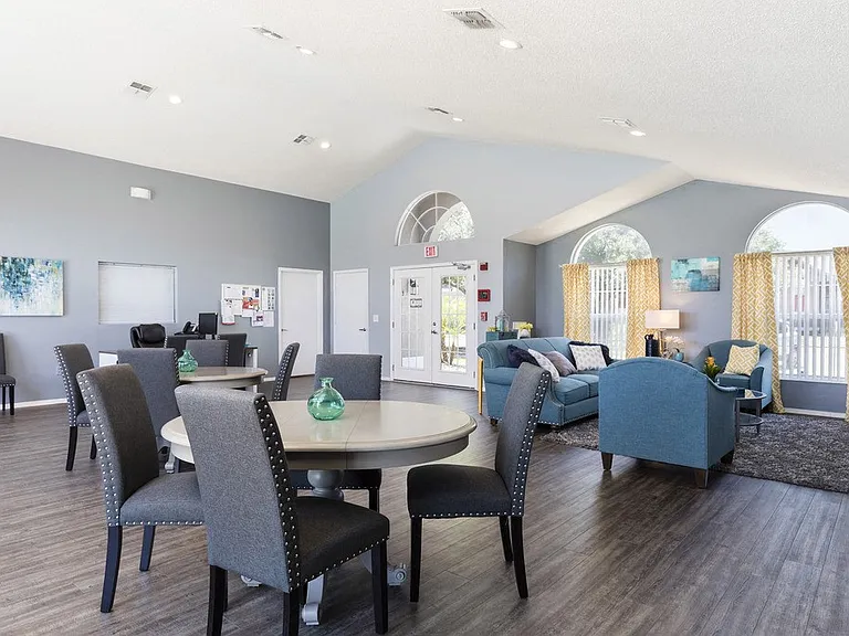 Pasco Woods Apartments — Photo 17