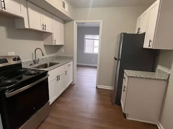 208 Lakeshore Dr APT 10, Lexington, KY 40502