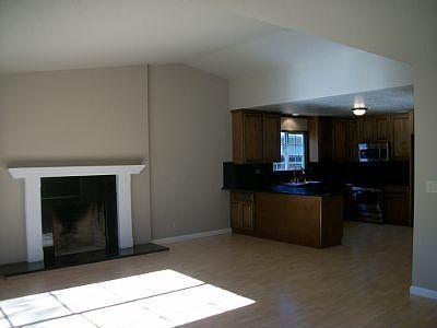 3rd image of 8333 Encino Ave