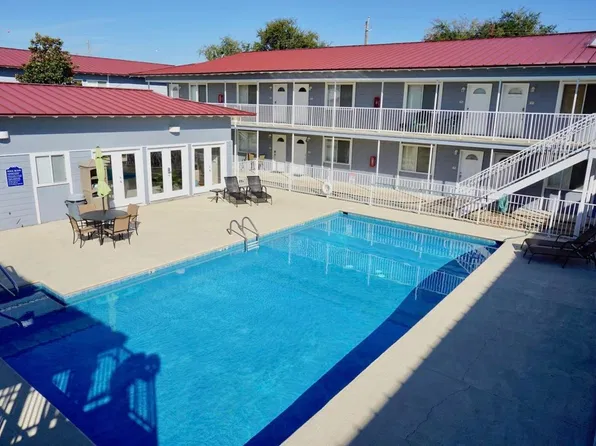 1664 Beach Blvd #9, Biloxi, MS 39531
