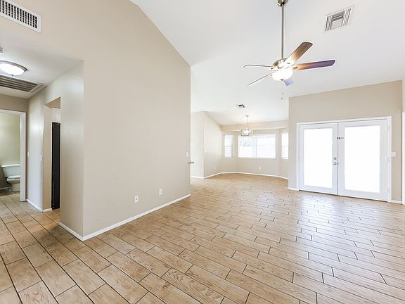 4th image of 10801 W Wagon Wheel Dr