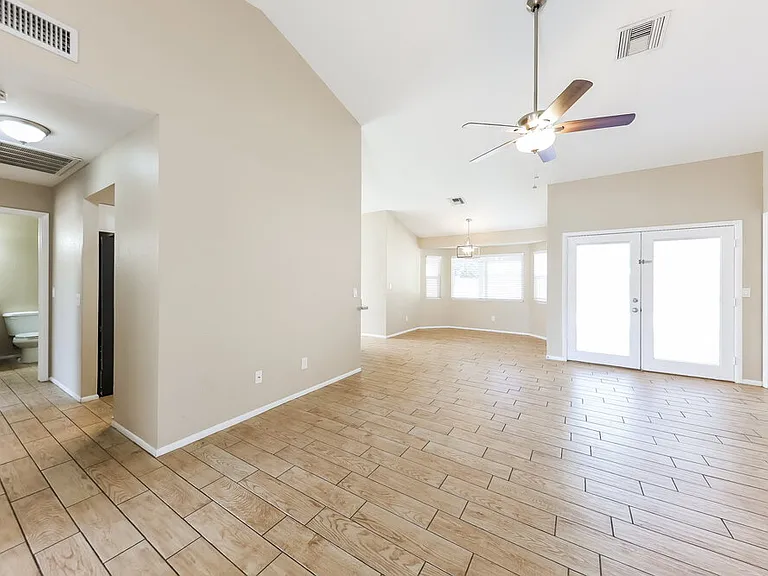 10801 W Wagon Wheel Dr — Photo 3
