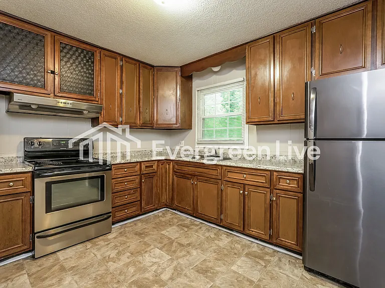 3771 Spaulding Dr — Photo 3