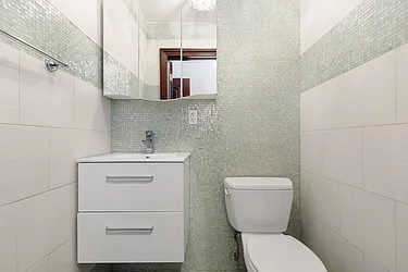 Sold by Thomas Lipovetsky, LREB