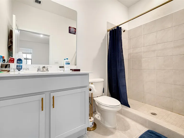 834 SW 11th Ter #834 — Photo 13