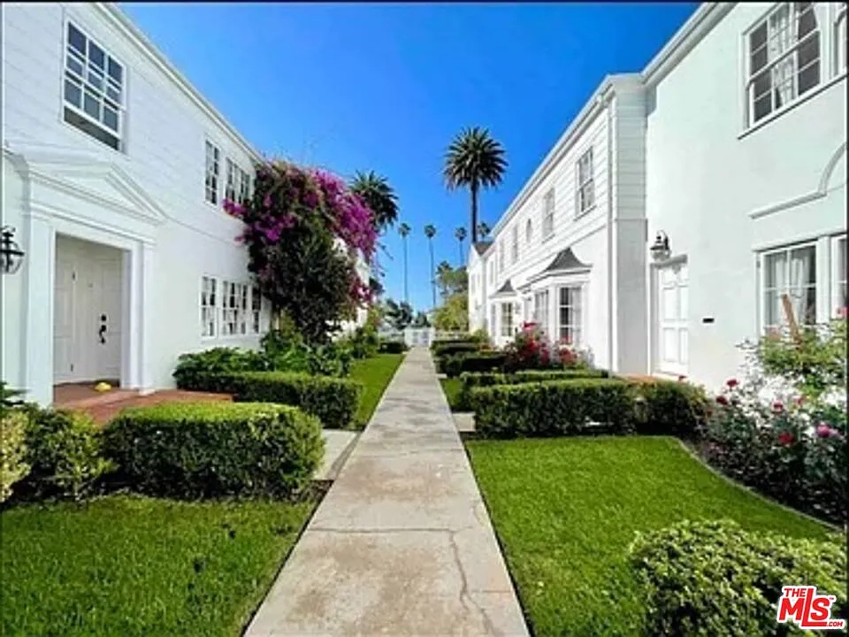 2 bed, 1.0 bath, 1200 sqft, $9,000 — Photo 1