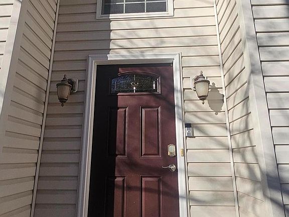 2nd image of 224 Maple Ave