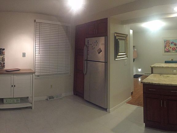 5th image of 35 Oakbrook Dr