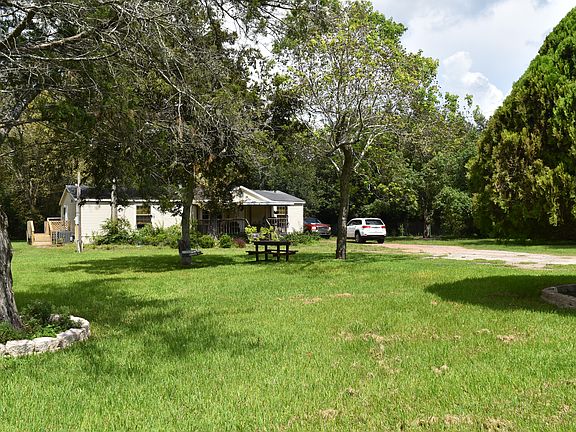 Front of House w/Picnic Area