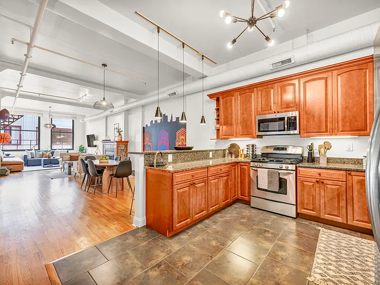 2042 E 4th St #300 — Photo 17