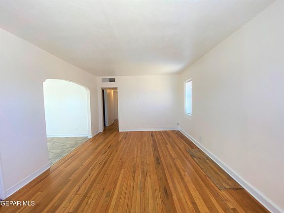 4th image of 3819 Savannah Ave