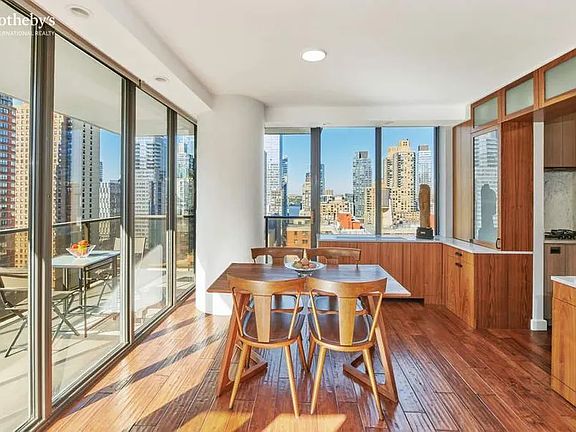 3rd image of 161 W 61st St APT 16B