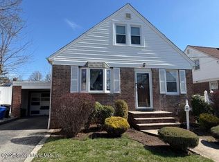 59 Tabb Pl, Staten Island, NY 10302