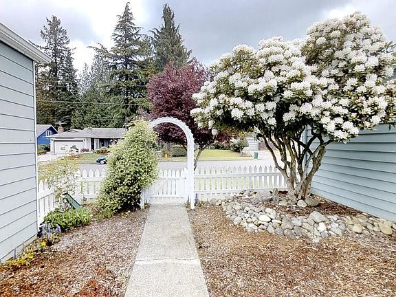 3rd image of 2635 Dogwood St SE