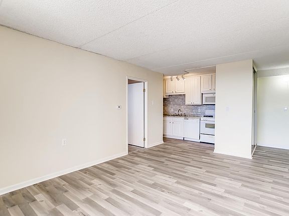 4th image of 1750 N Marywood Ave APT 515