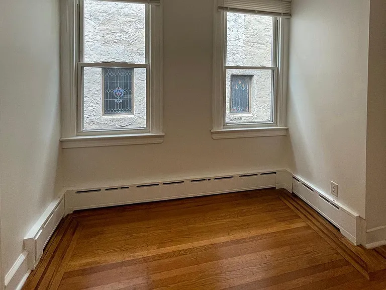 641 Bainbridge St #B — Photo 22
