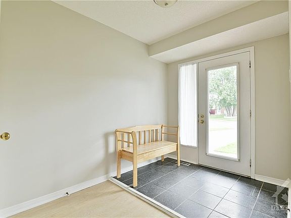 3rd image of 142 Glamorgan Dr