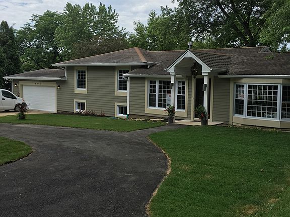 Entrance and driveway 