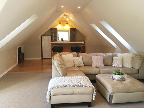 3rd image of 743 Rockaway Beach Ave #3