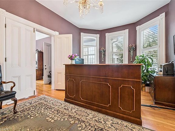 5th image of 143 Norfolk St