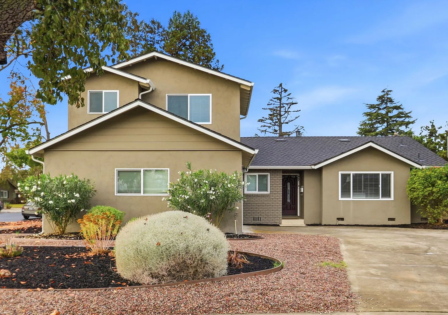 Beautifully Renovated 4-Bedroom San Jose Home — Photo 2