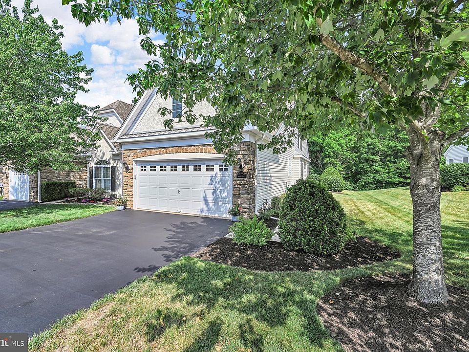 1st image of 373 Brittany Ct