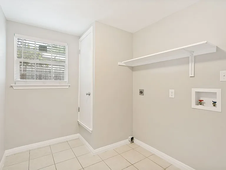 163 Antrim Dr — Photo 16
