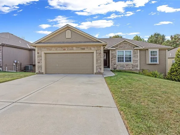 6830 N Pontiac Ave, Kansas City, MO 64151