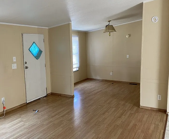 270 Evans St — Photo 4