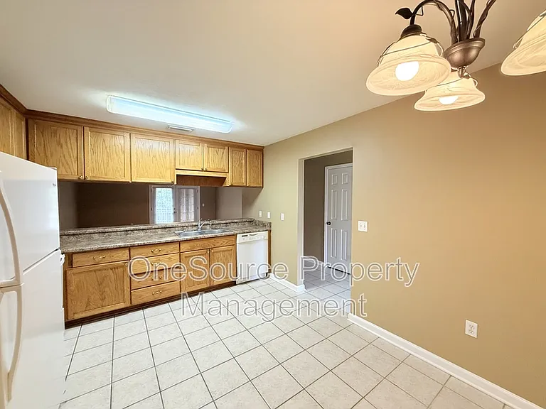 111 N Charles Willis Dr — Photo 6
