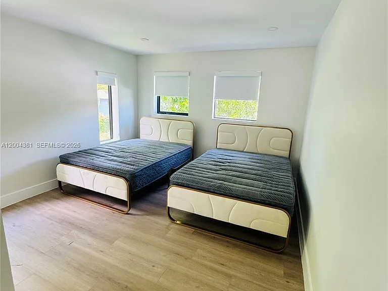 905 SW 13th Ct #905 — Photo 13