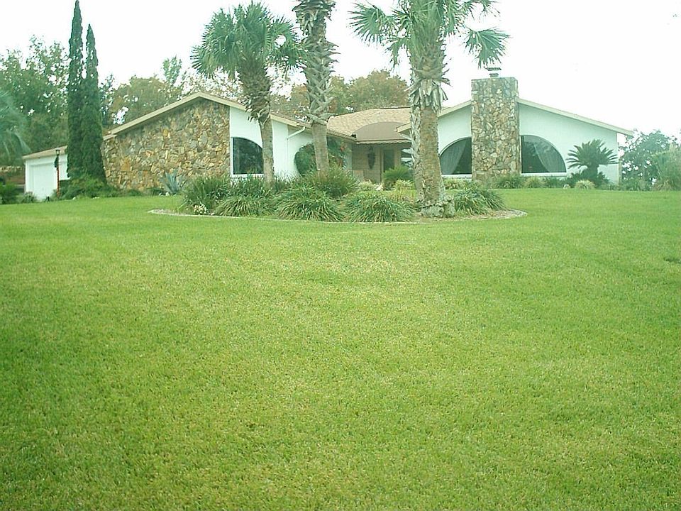 Spring Hill beauty on 1  acres!