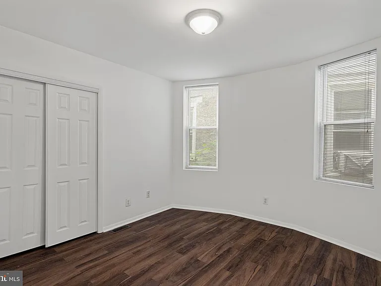 4617 Locust St #1 — Photo 13
