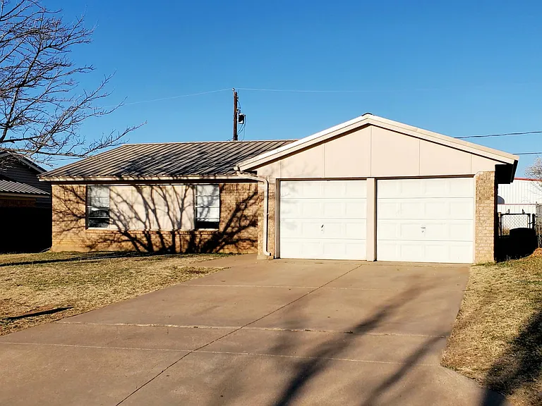 4016 Eastridge Dr — Photo 3