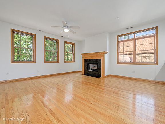 4th image of 2336 W Palmer St #2