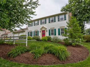 1108 Hempfield Dr, Lancaster, PA 17601