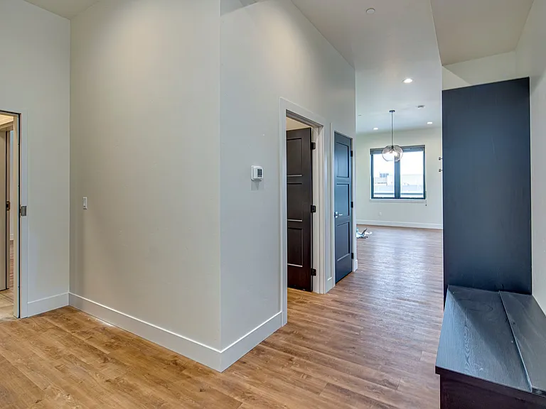 Bank Commons — Photo 11